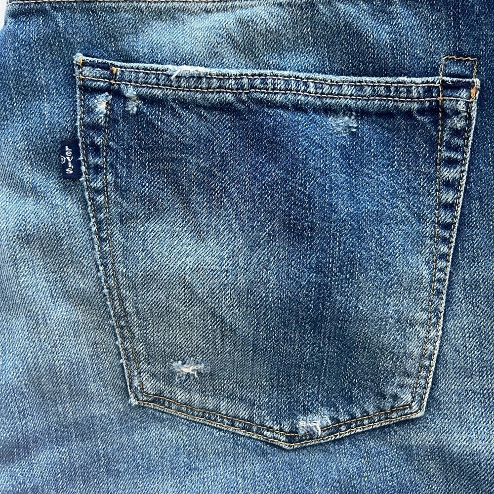Levi’s taper jeans